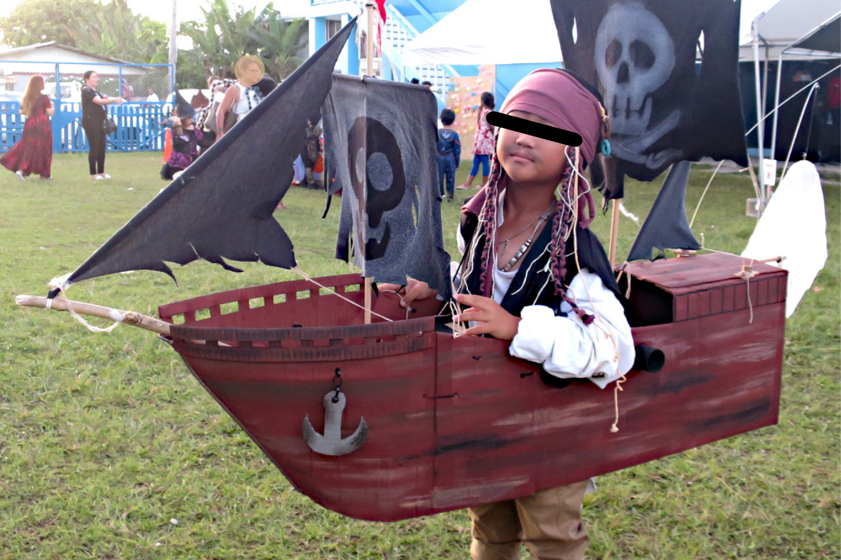 海賊船と衣装の作り方【ダンボールと古着で子供用の手作りハロウィン衣装】