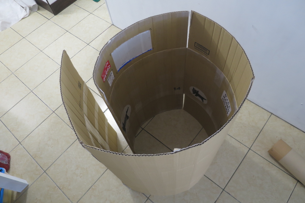 手作りダンボール・ハロウィン衣装【着れるスターバックスの缶とドリンク】の作り方