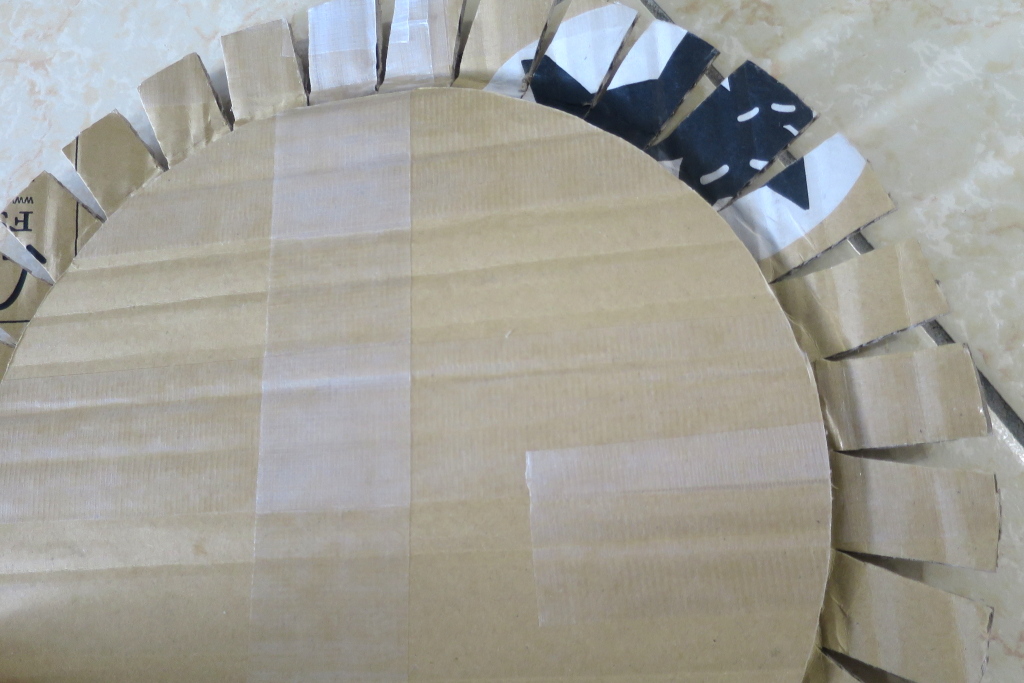 手作りダンボール・ハロウィン衣装【着れるスターバックスの缶とドリンク】の作り方