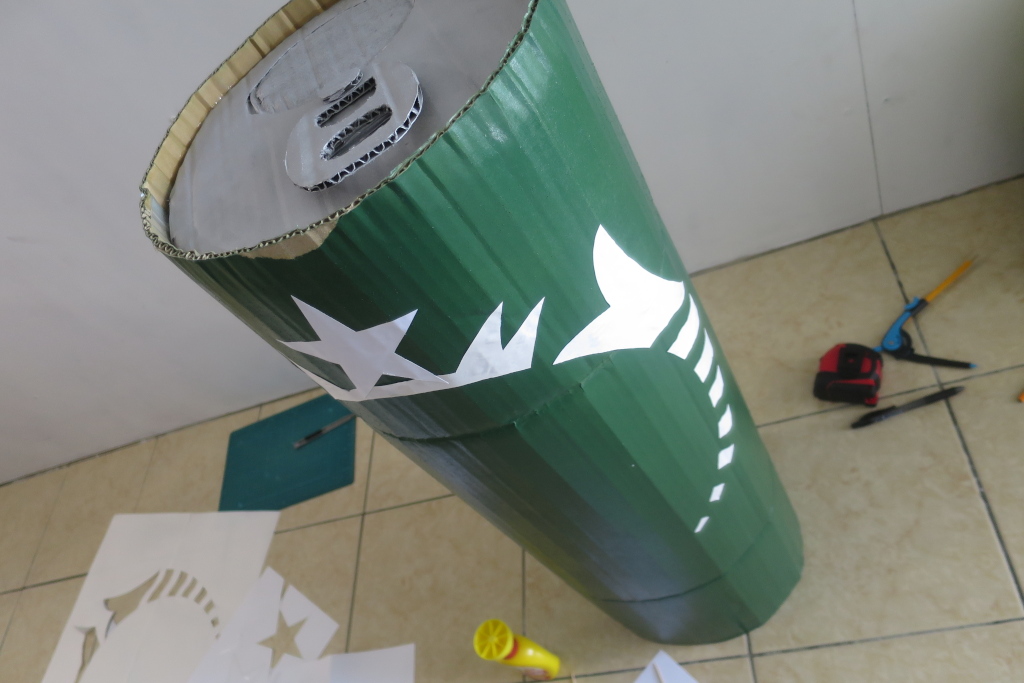 手作りダンボール・ハロウィン衣装【着れるスターバックスの缶とドリンク】の作り方