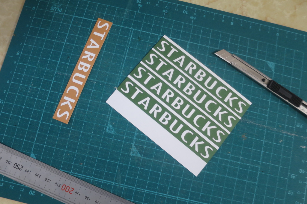 手作りダンボール・ハロウィン衣装【着れるスターバックスの缶とドリンク】の作り方