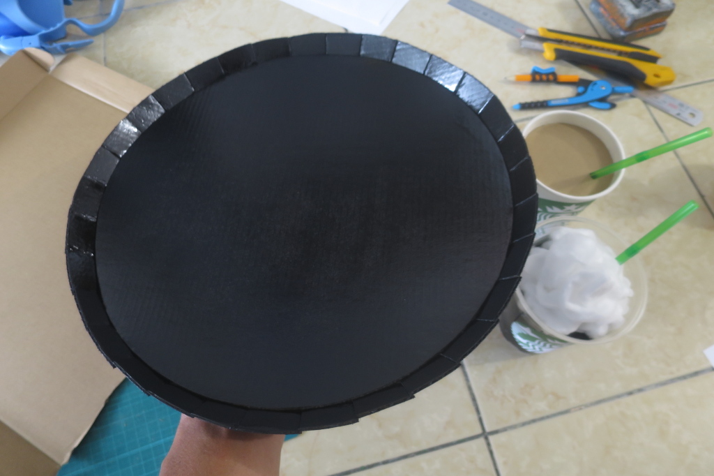 手作りダンボール・ハロウィン衣装【着れるスターバックスの缶とドリンク】の作り方